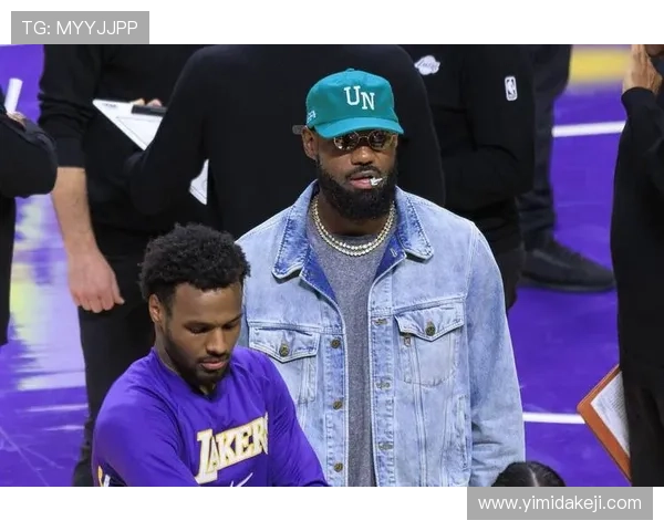 詹姆斯领衔湖人新赛季阵容强势出击，勇士和凯尔特人争冠之路充满挑战